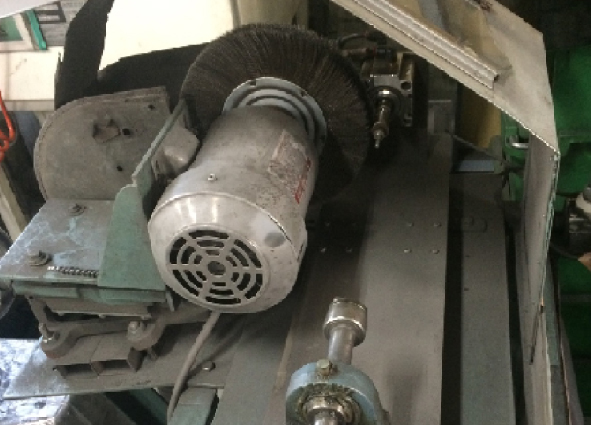 ワイヤーバフ研磨加工機