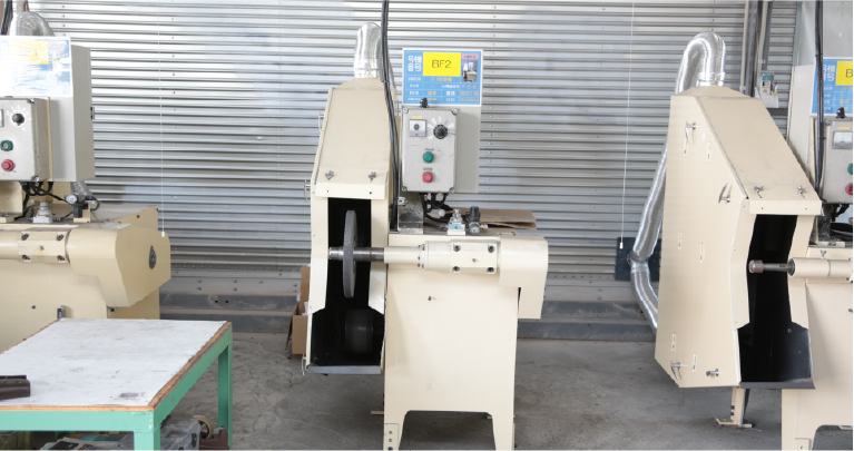 バフ研磨（金属鏡面仕上げ）